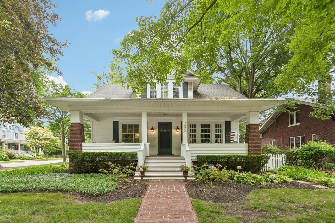 335 E Liberty St., Barrington, IL 60010