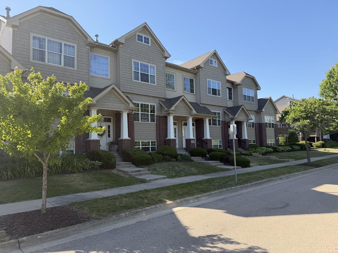 2433 River Oaks Ln. #4, Rockford, IL 61102