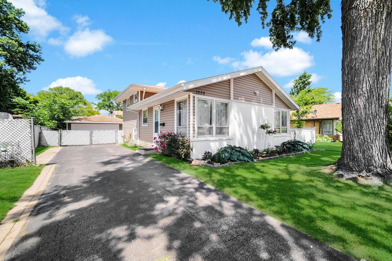 1020 Hahn Pl., West Chicago, IL 60185