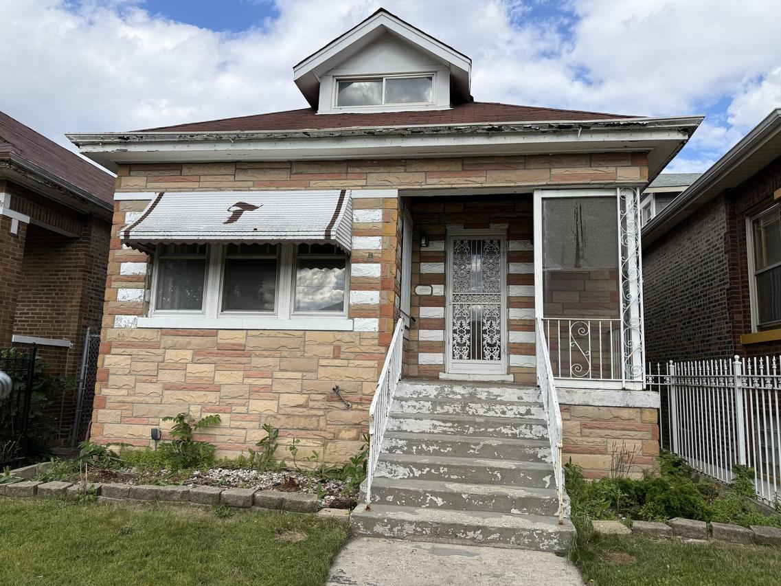 7521 S Aberdeen St., Chicago, IL 60620