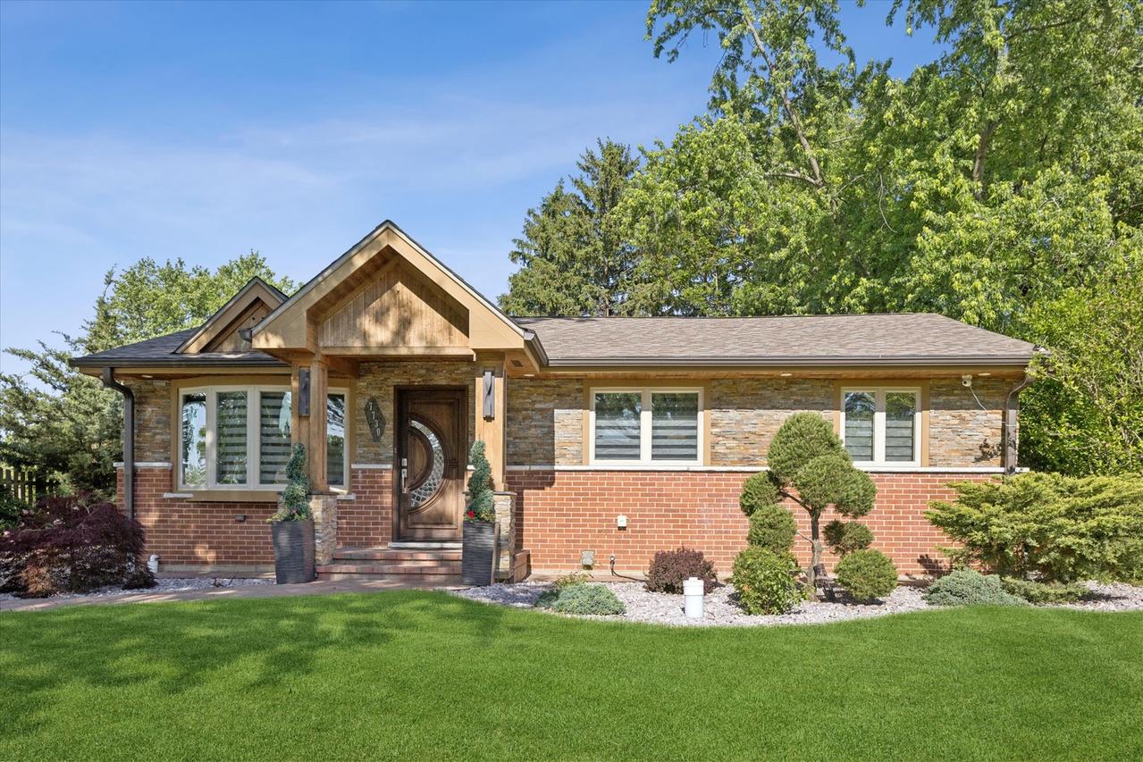 7730 Brookhaven Ave., Darien, IL 60561
