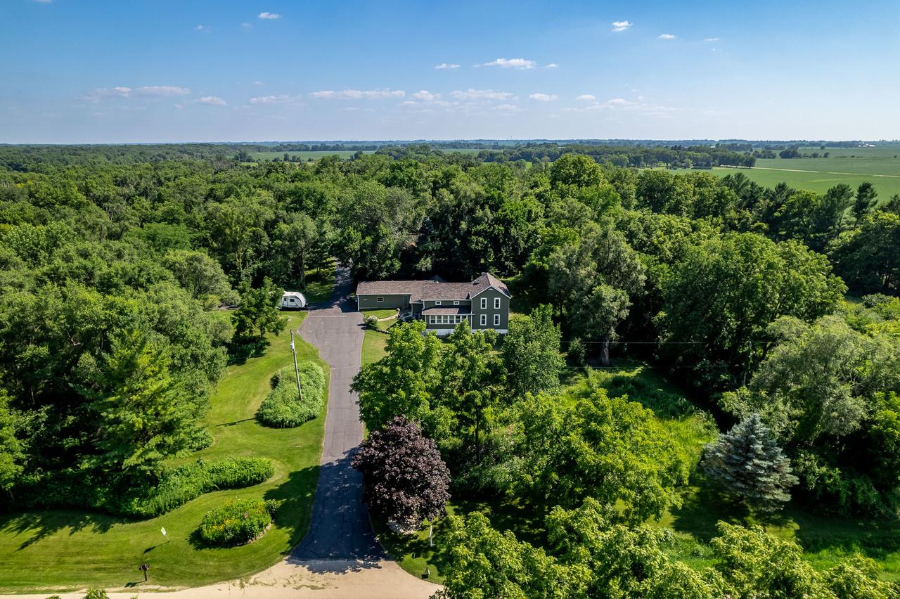 8321 Blomberg Rd., Cherry Valley, IL 61016