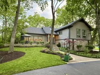 1310 Woodland Ct., Riverwoods, IL 60015