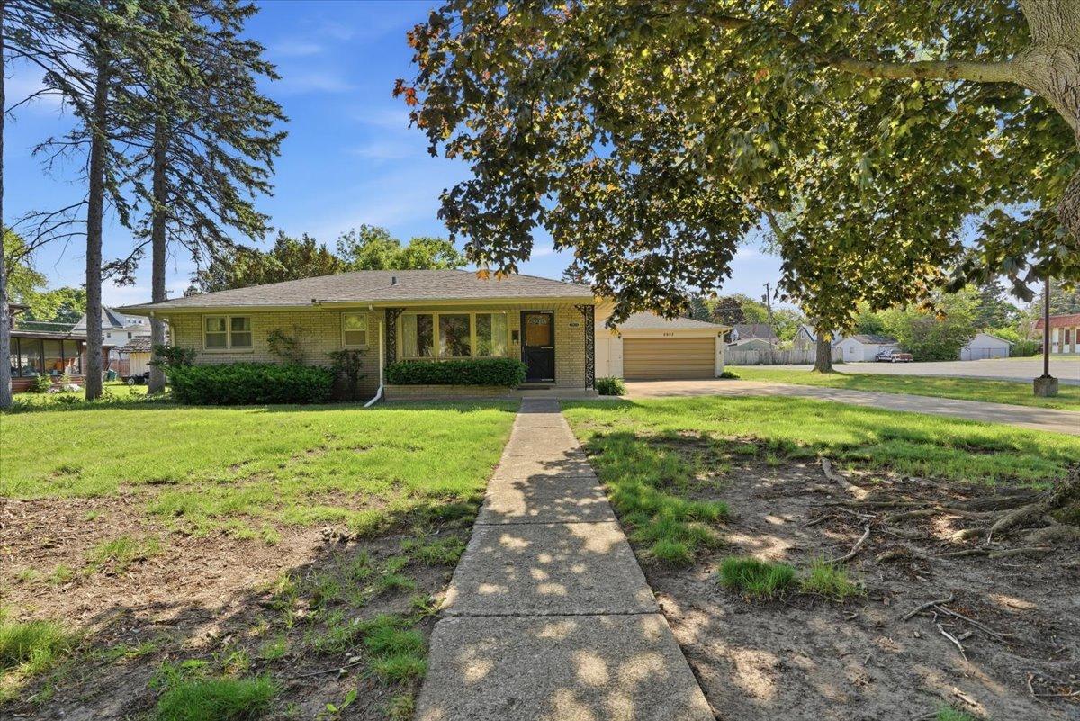 2903 Bethel Blvd., Zion, IL 60099