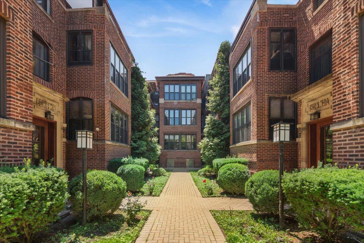 741 W Cornelia Ave. #N1, Chicago, IL 60657