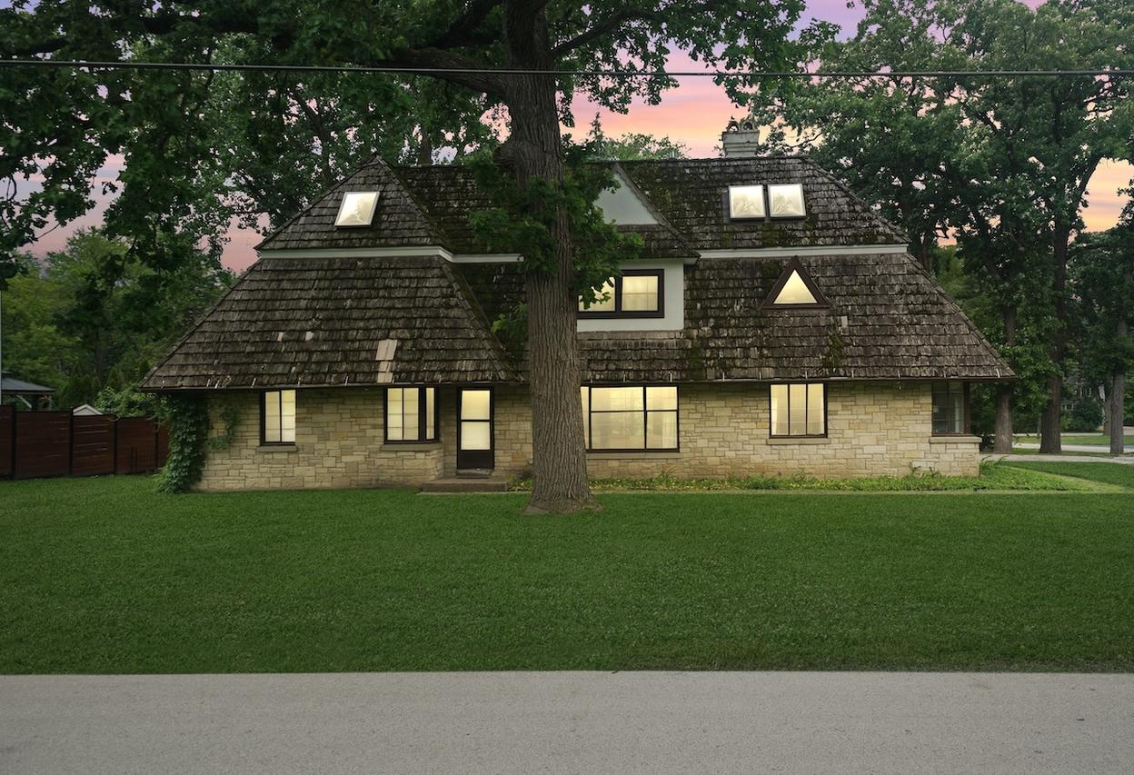 198 Oakwood Dr., Wood Dale, IL 60191