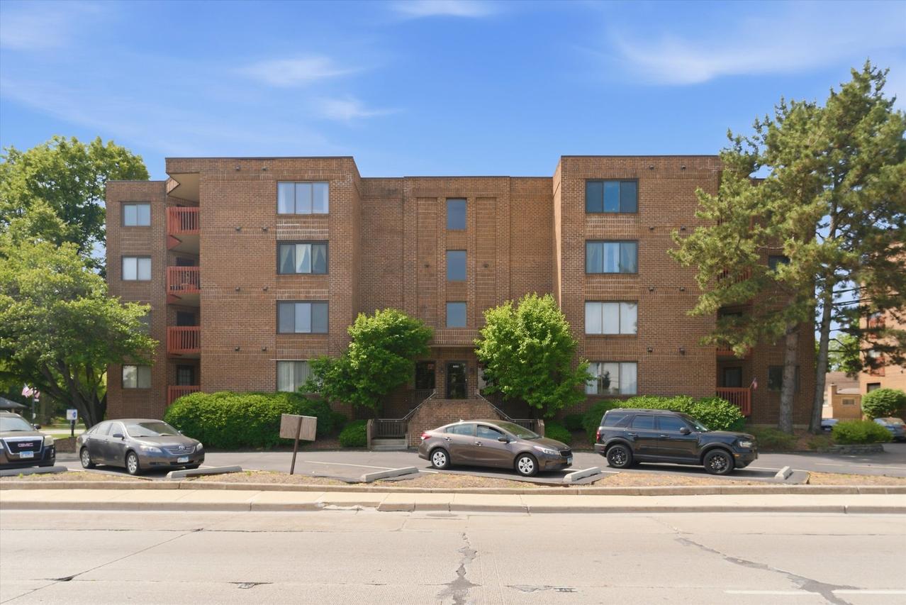 6401 Pershing Rd. #105, Stickney, IL 60402