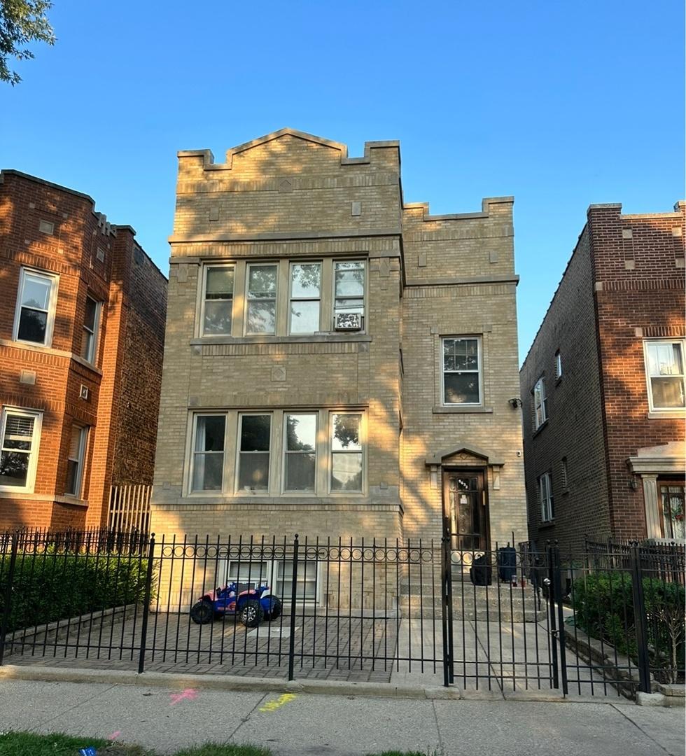 5632 N Rockwell St., Chicago, IL 60659
