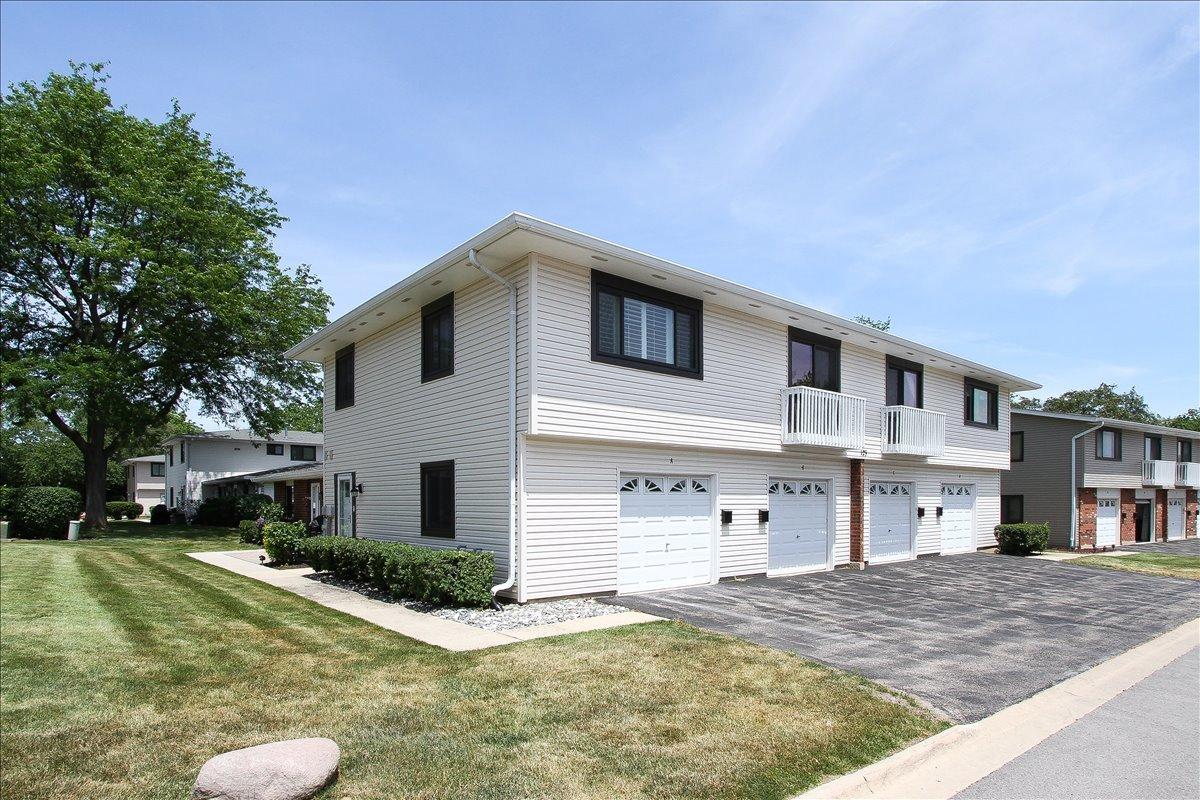 123 Fairlane Ct. #A, Bloomingdale, IL 60108