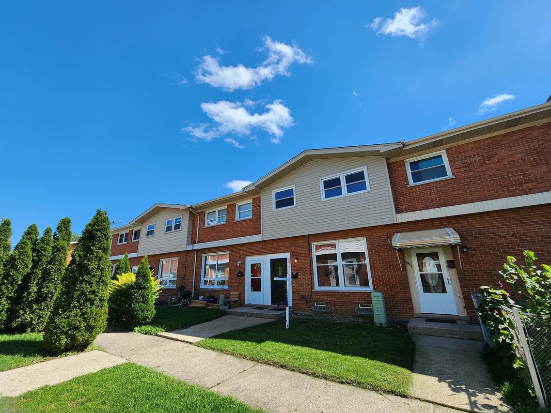 8813 N Grand St., Niles, IL 60714