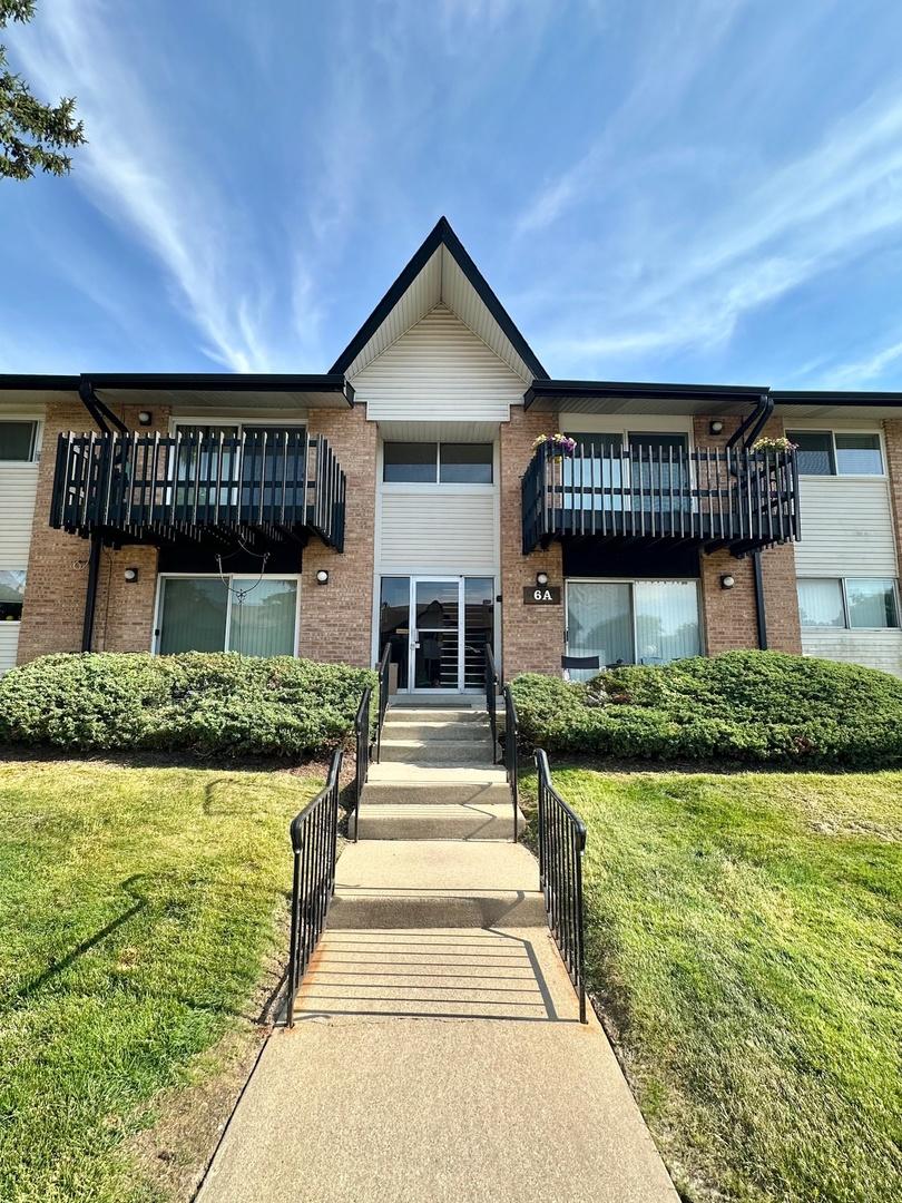 6A Kingery Quarter Rd. #203, Willowbrook, IL 60527