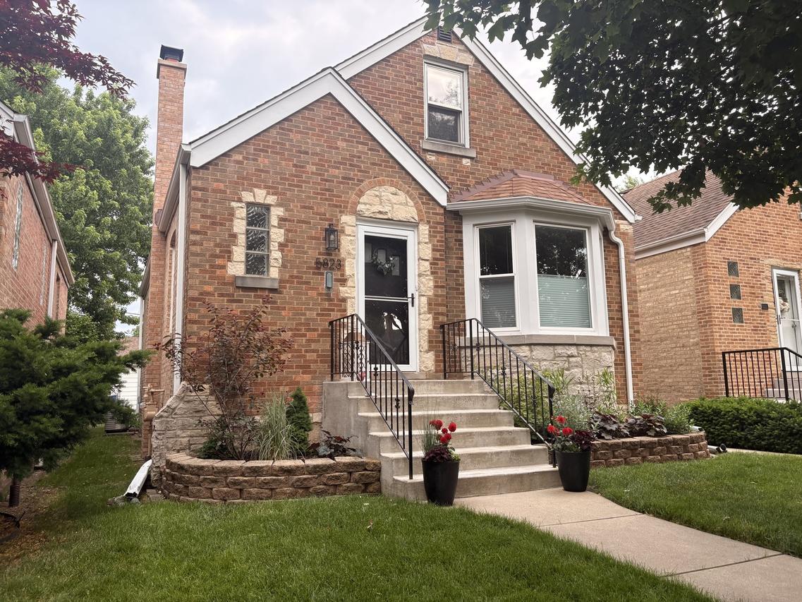 5823 N Merrimac Ave., Chicago, IL 60646