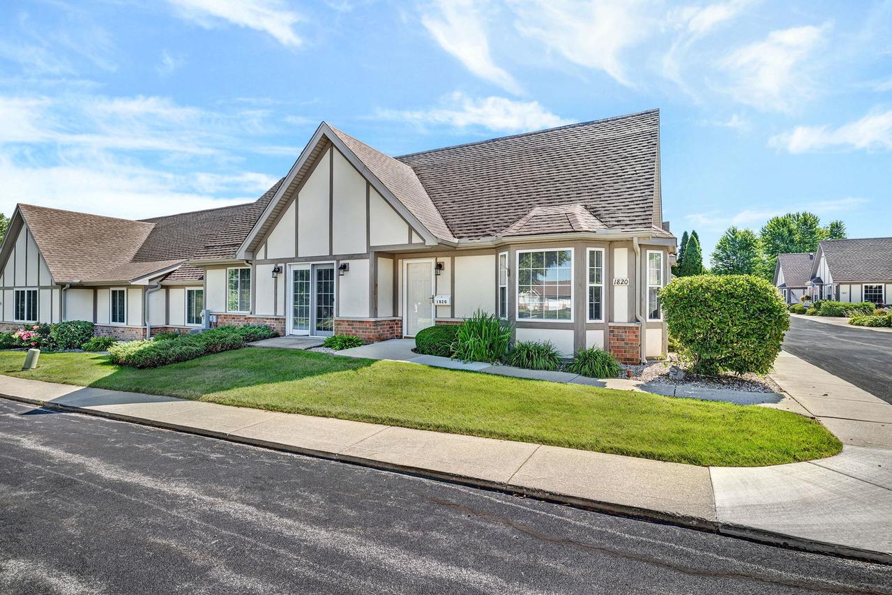 1820 Willow Circle Dr., Crest Hill, IL 60403