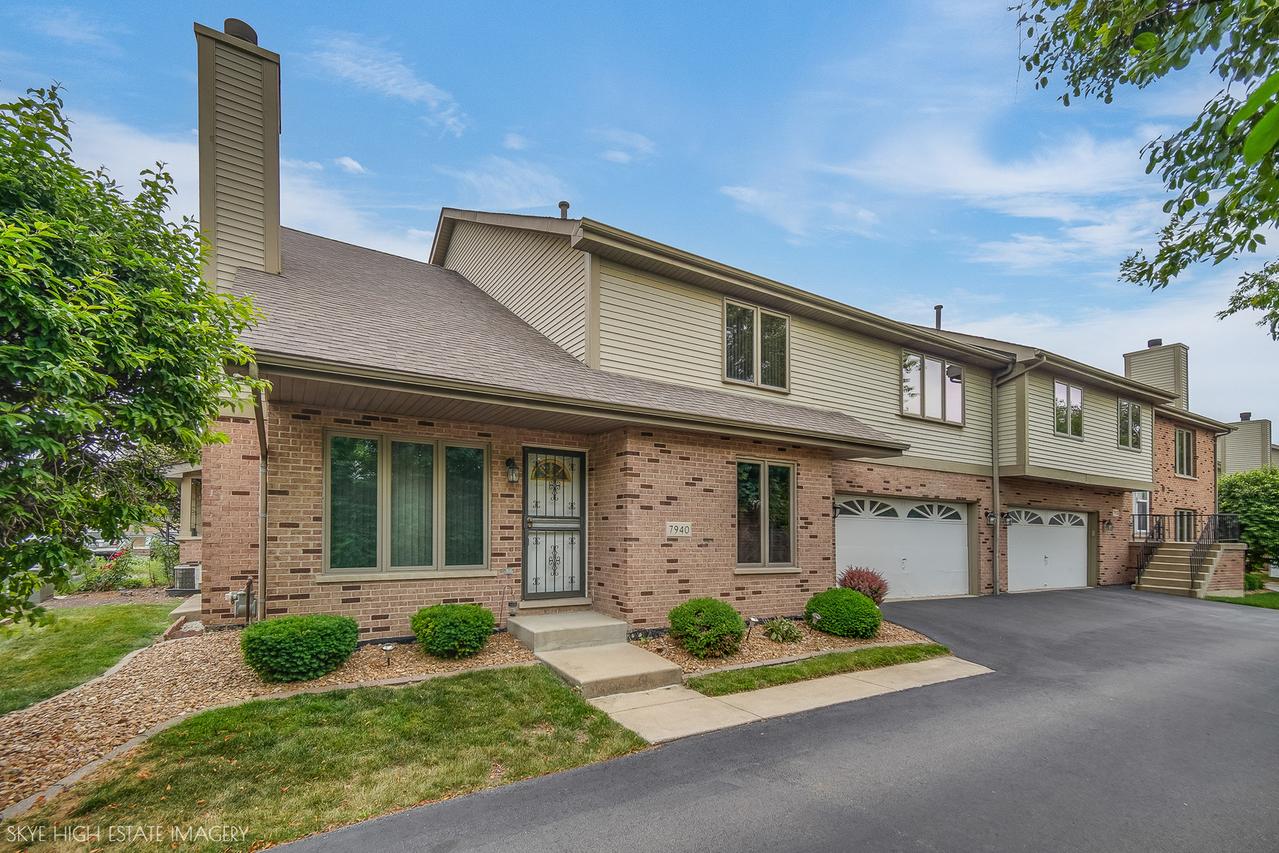 7940 W Tiffany Ct., Palos Hills, IL 60465