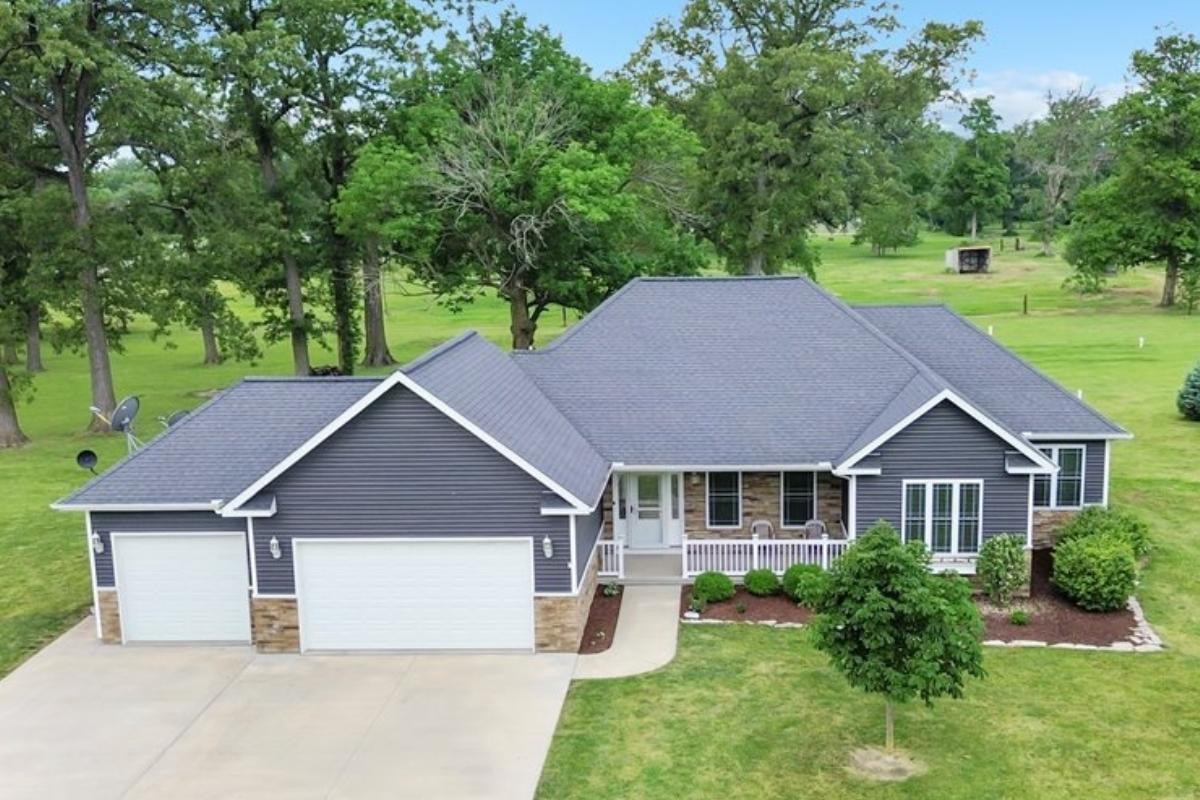 17055 N 1112 East Rd., Pontiac, IL 61764