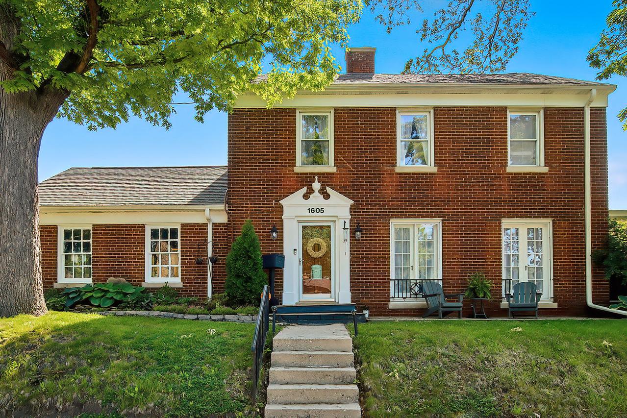 1605 N Jackson St., Waukegan, IL 60085