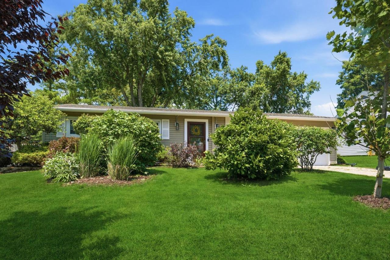 10162 Hiawatha Tr., Orland Park, IL 60462