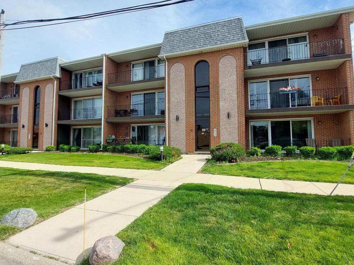 4009 W 105th St. #1, Oak Lawn, IL 60453