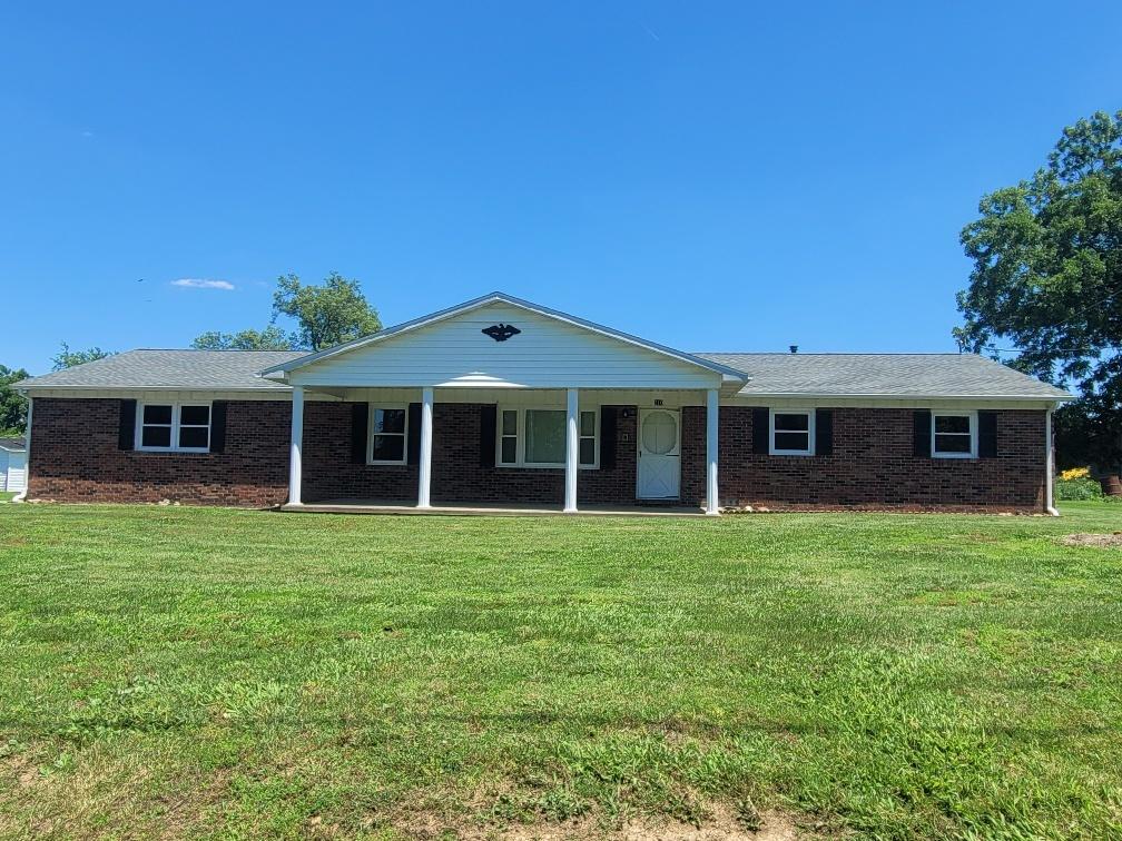 210 Brockett St., Enfield, IL 62835