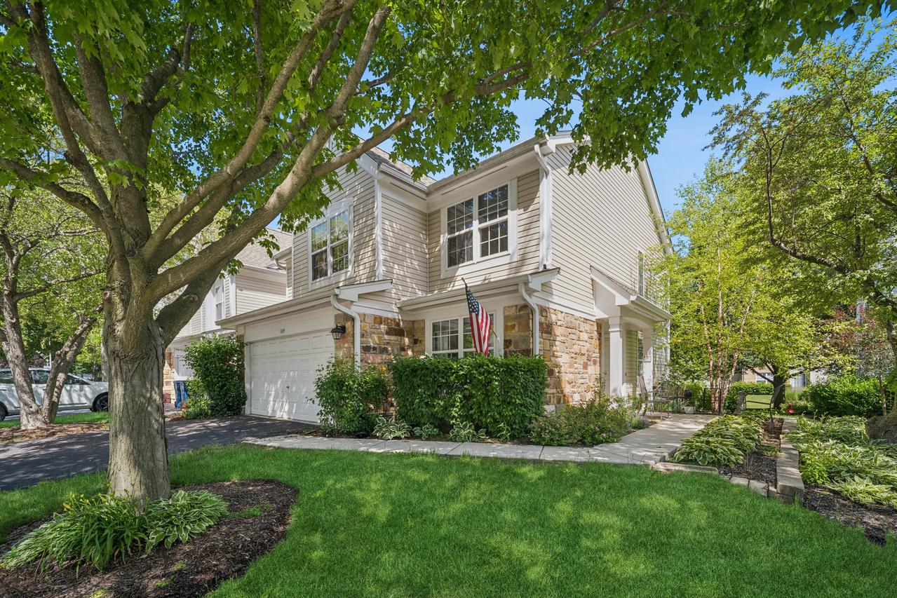 169 Crescent Ln., Schaumburg, IL 60193