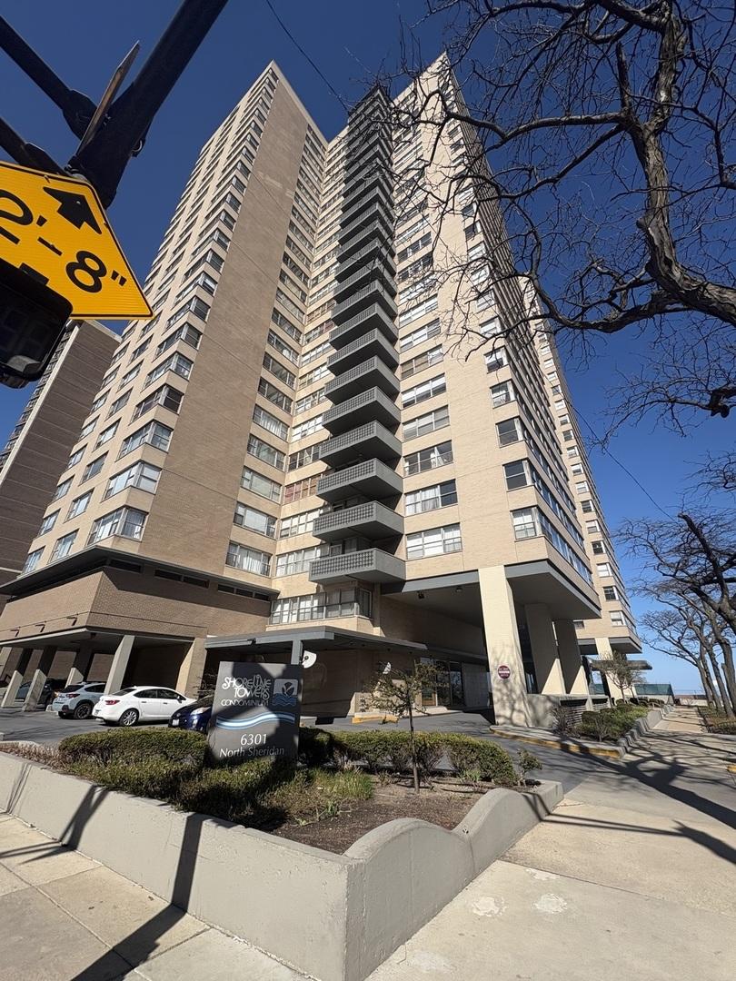 6301 N Sheridan Rd. #9M, Chicago, IL 60660