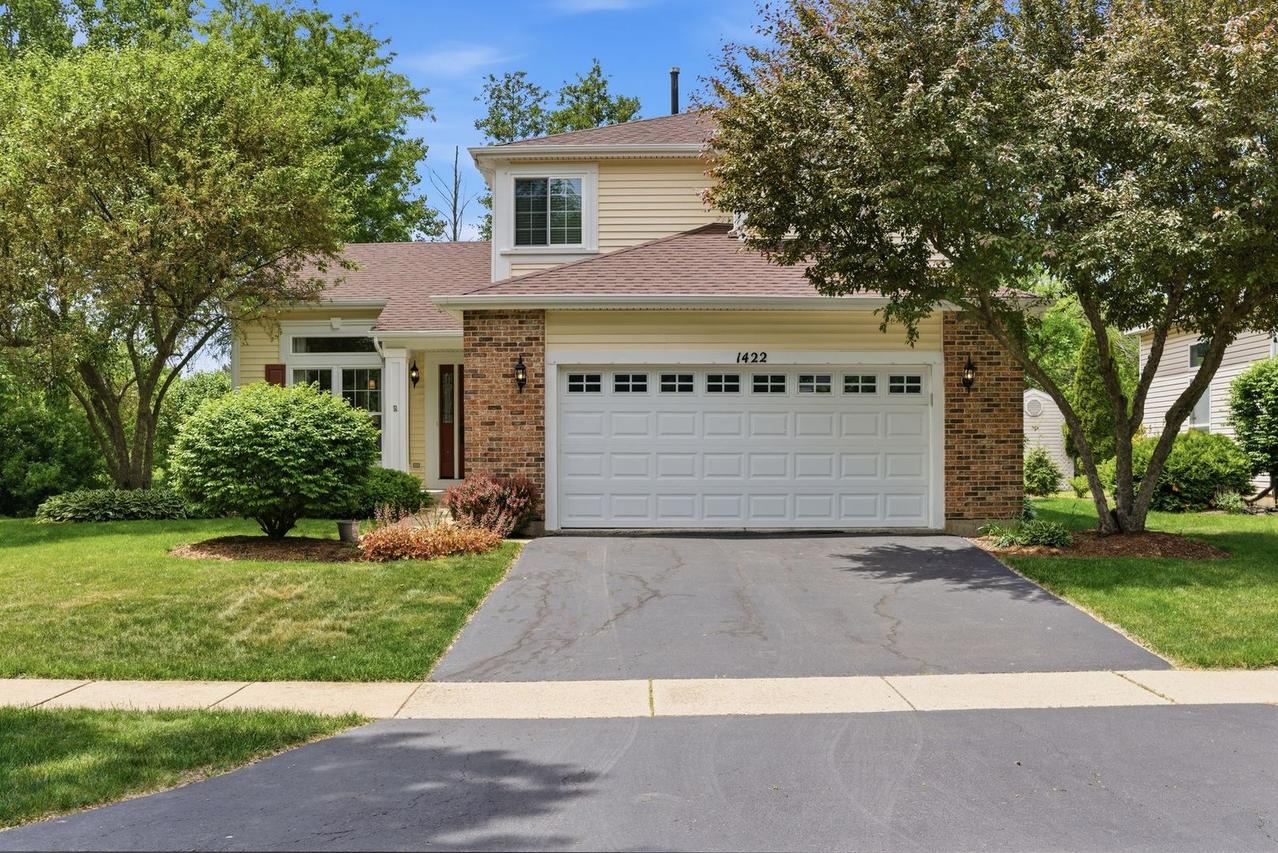 1422 Almaden Ln., Gurnee, IL 60031