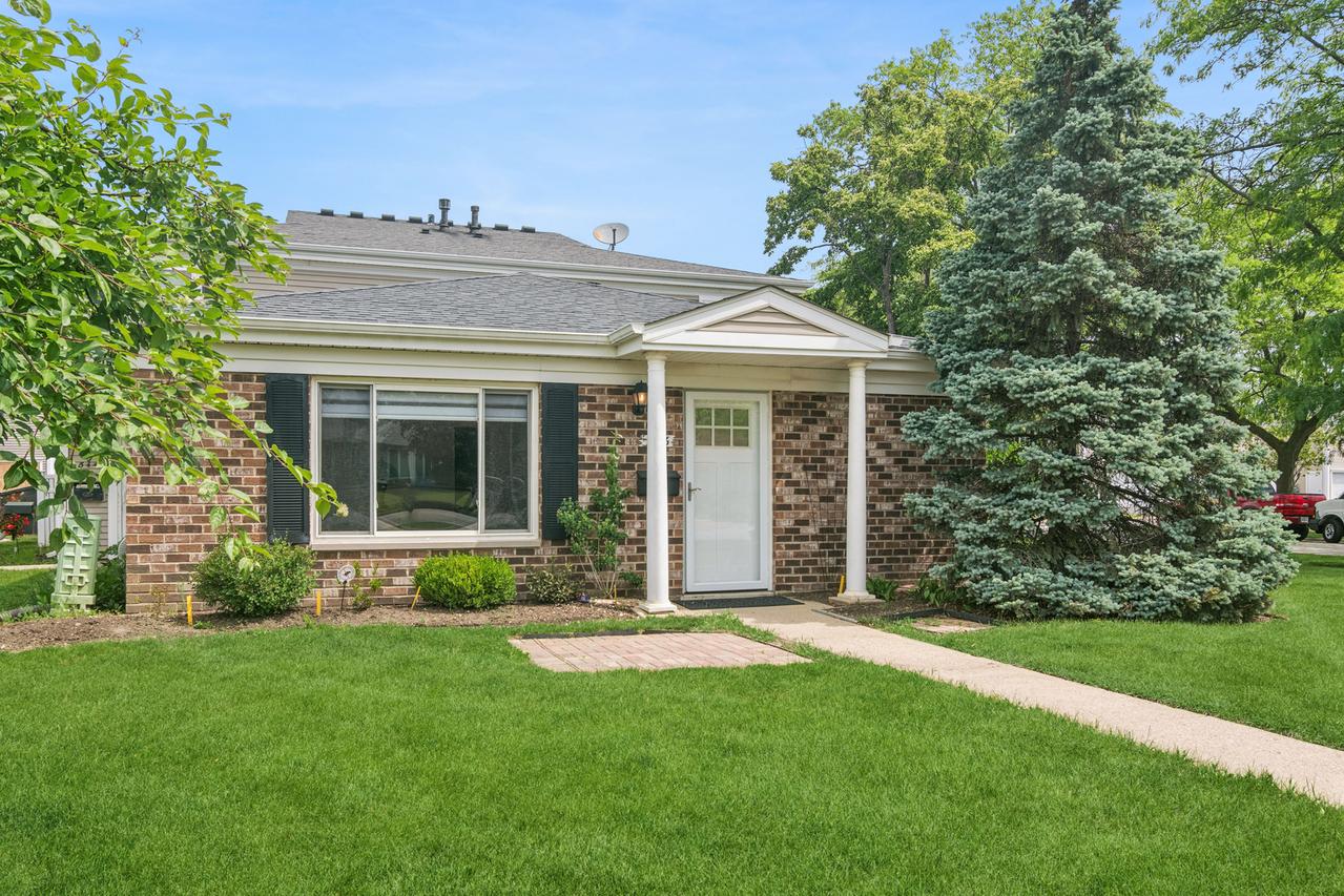 546 E Old Willow Rd. #249A, Prospect Heights, IL 60070