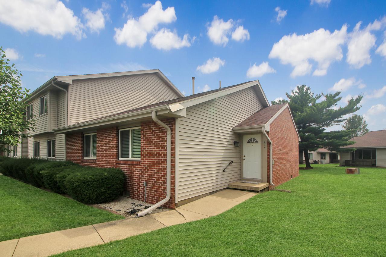 915 Laura Dr., Champaign, IL 61822