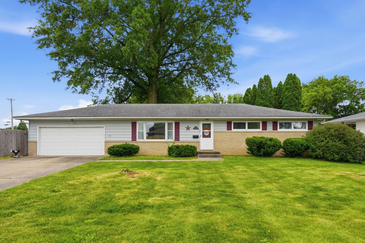 402 Bruce Ave., Milan, IL 61264