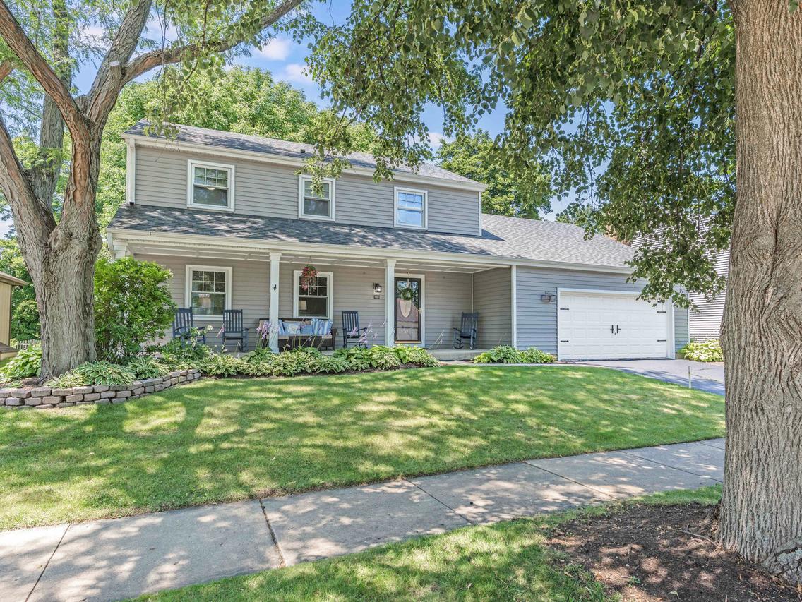 1621 Kenyon Dr., Naperville, IL 60565