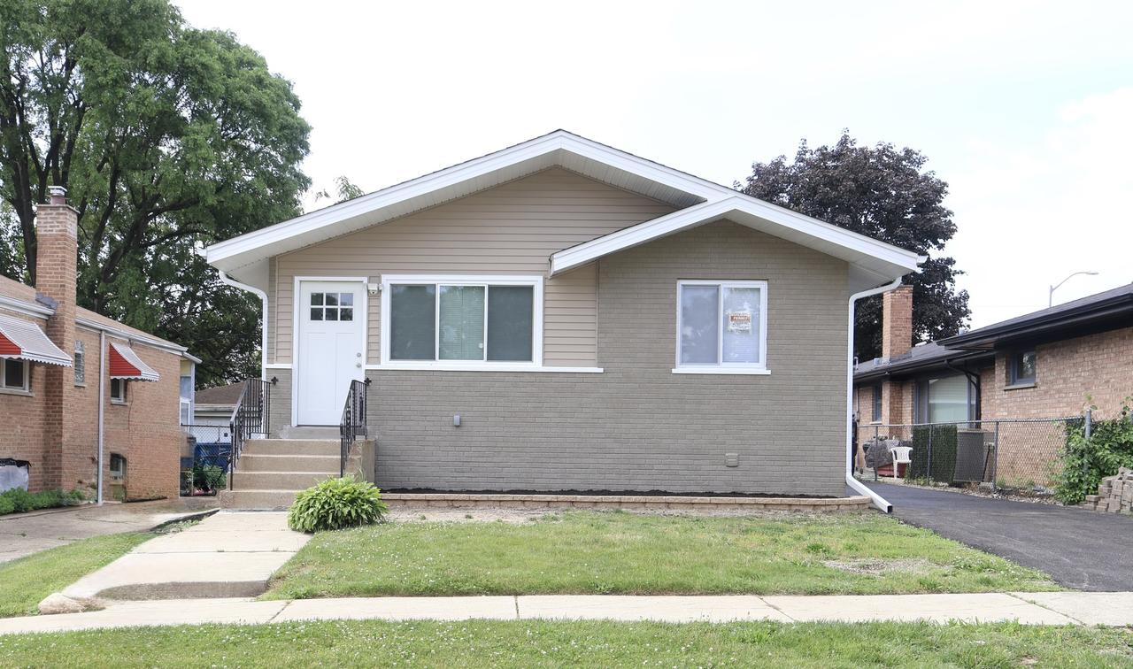 2853 140th Pl., Blue Island, IL 60406