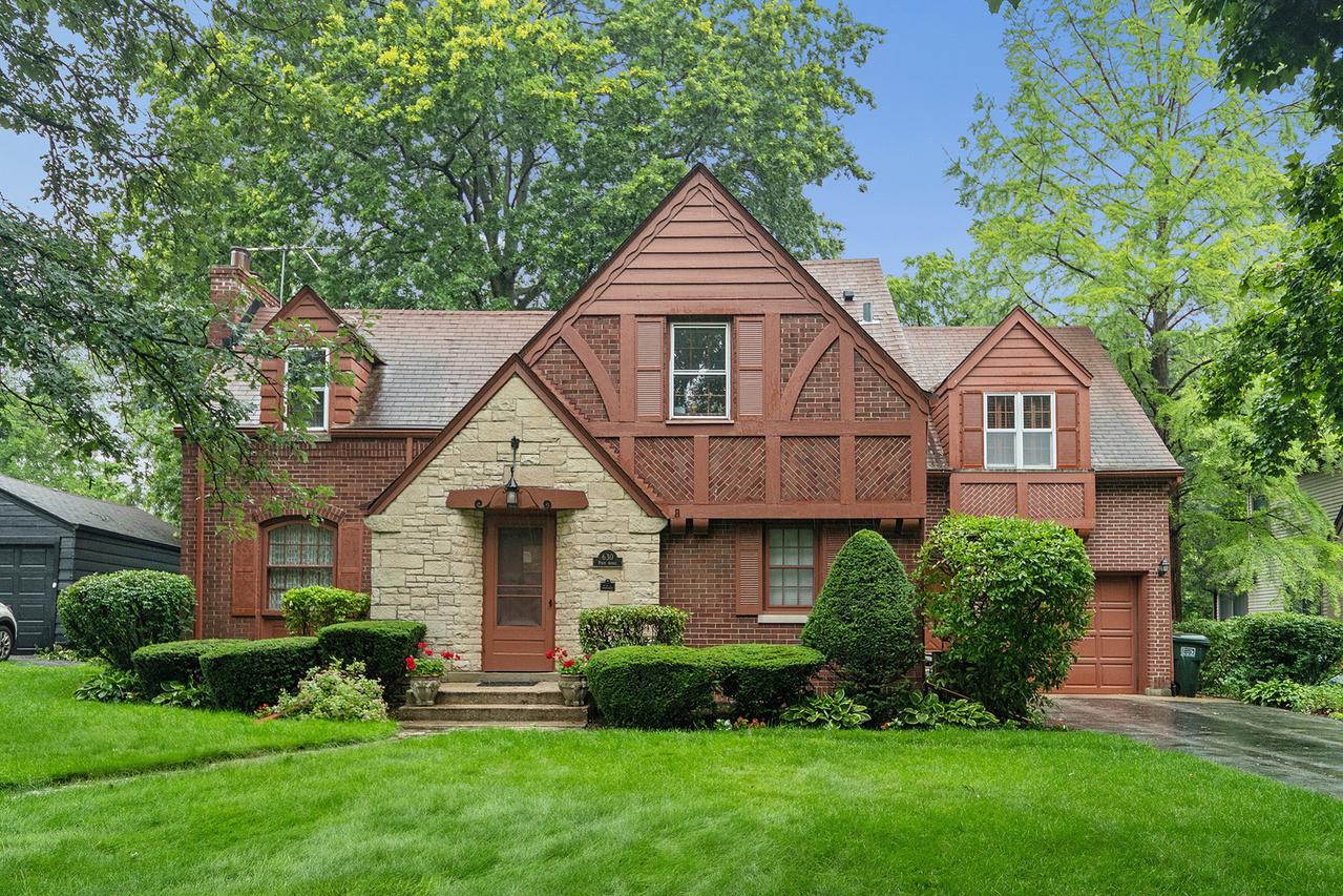630 Perth Ave., Flossmoor, IL 60422