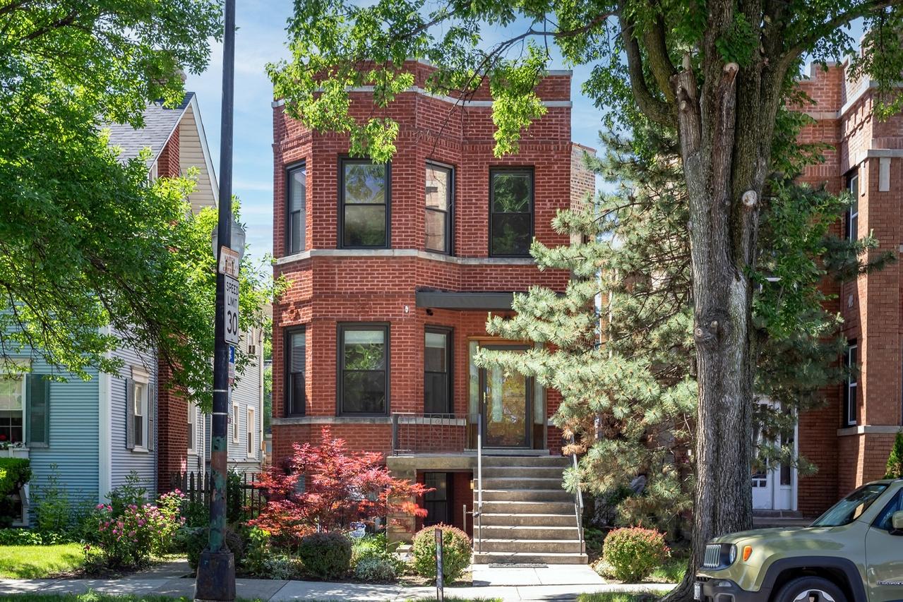 3843 W Addison St., Chicago, IL 60618