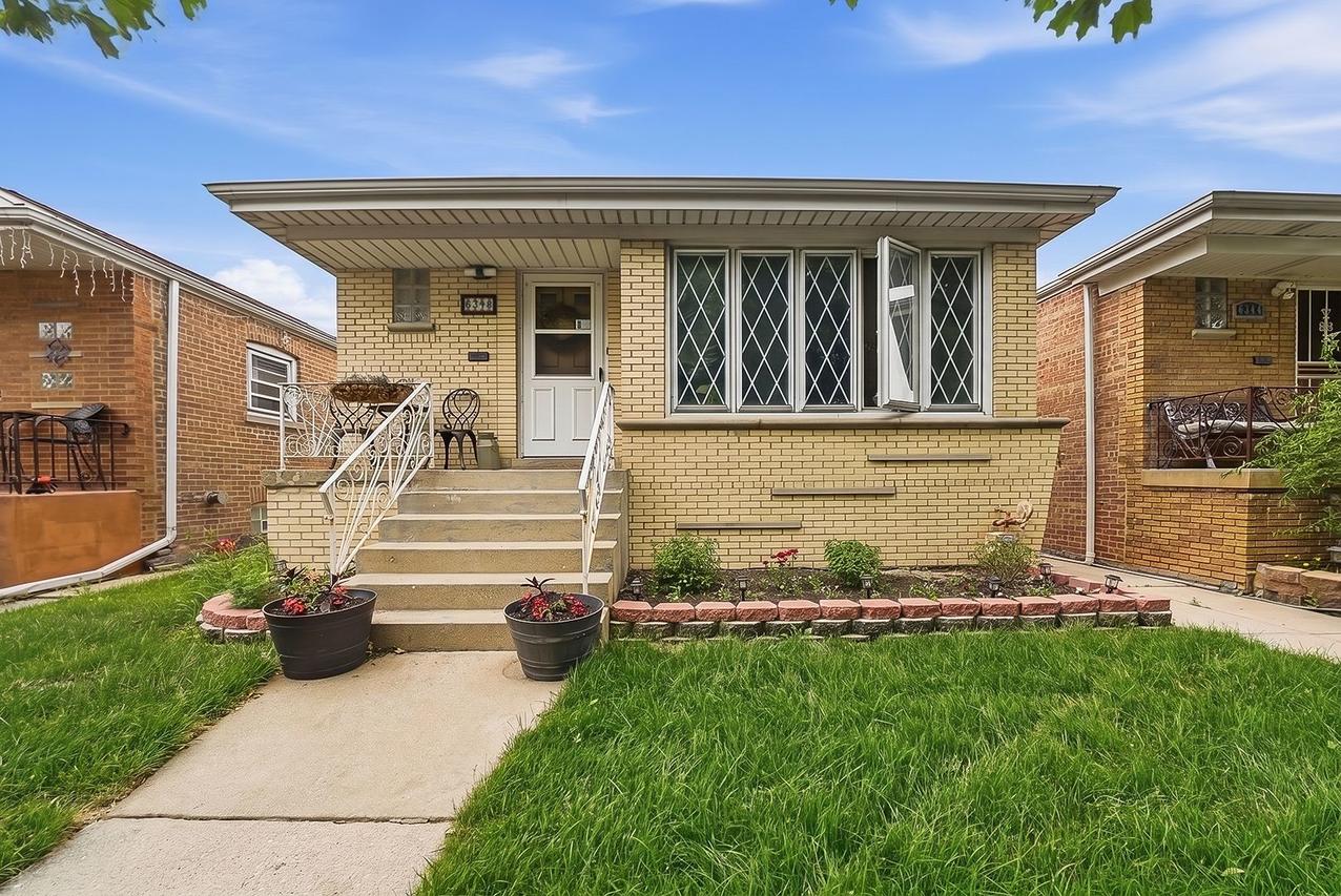 6348 S Laporte Ave., Chicago, IL 60638