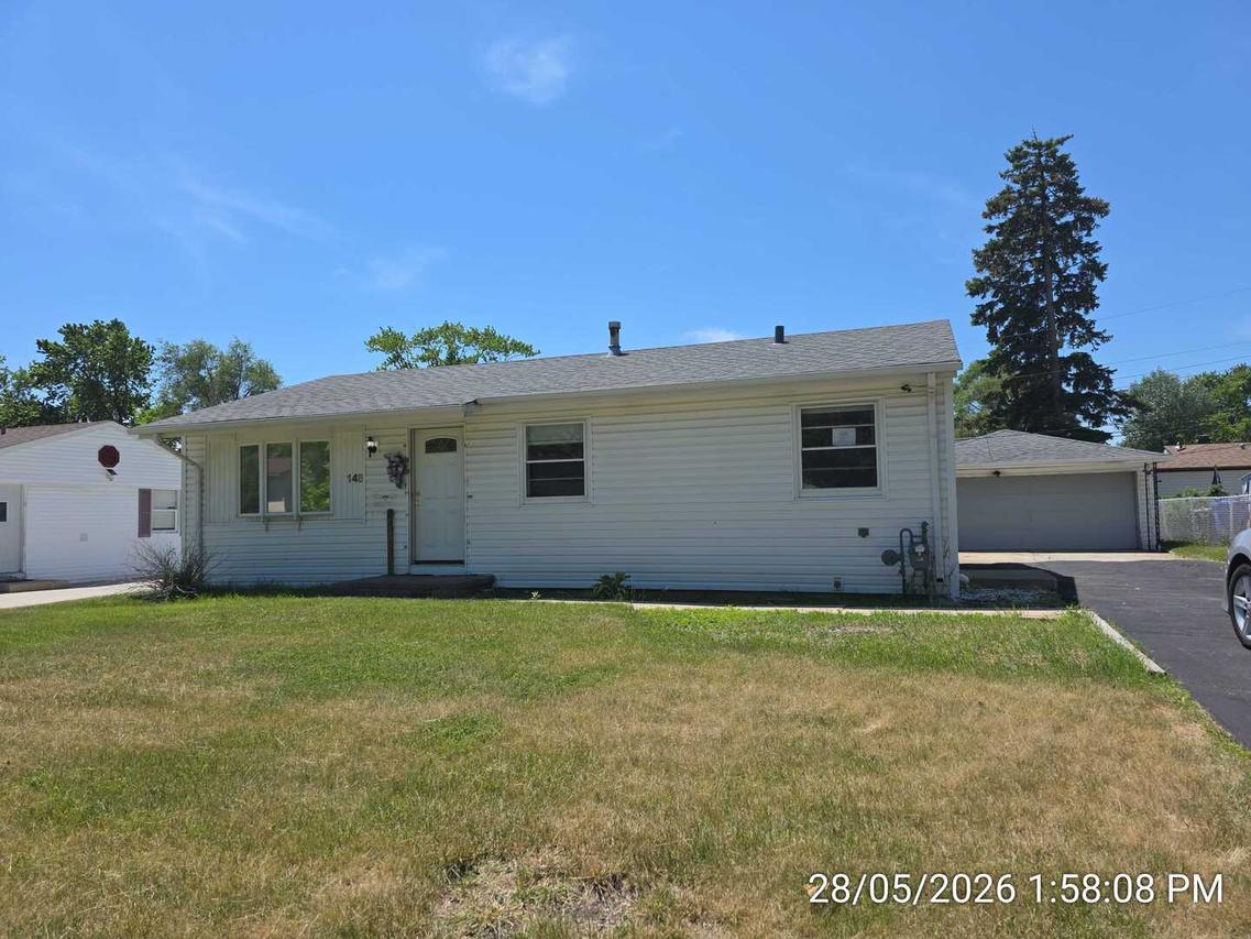 148 Pecos Cir., Carpentersville, IL 60110
