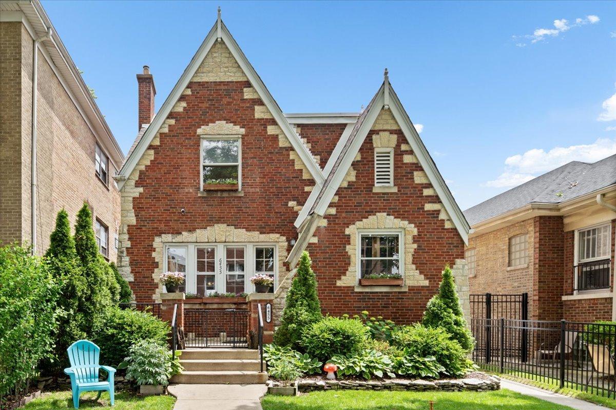 6455 N Talman Ave., Chicago, IL 60645