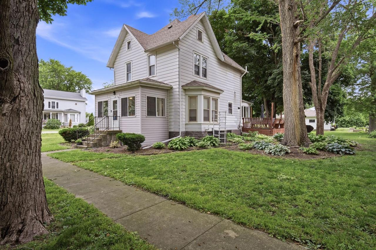 219 N Hickory St., Wenona, IL 61377