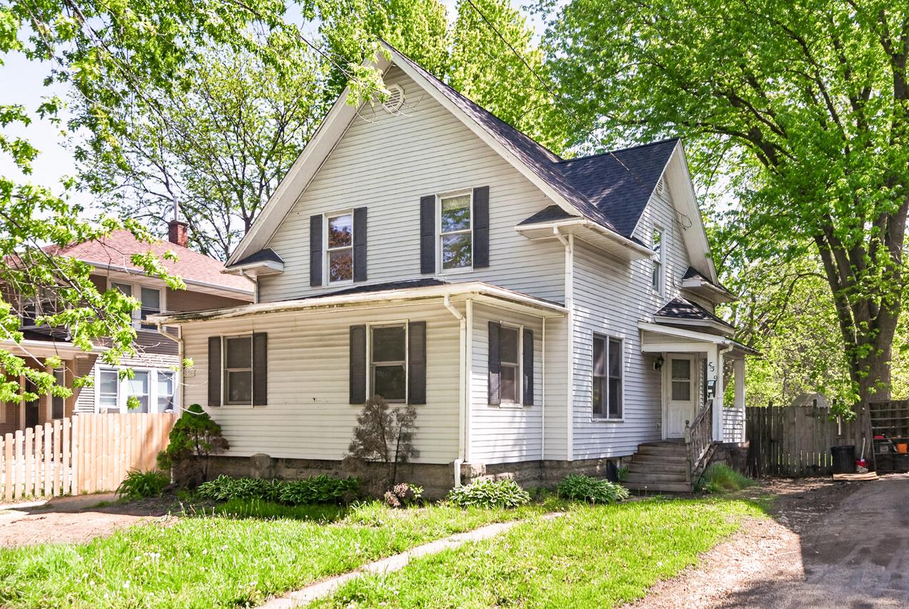 536 N 7th St., Dekalb, IL 60115