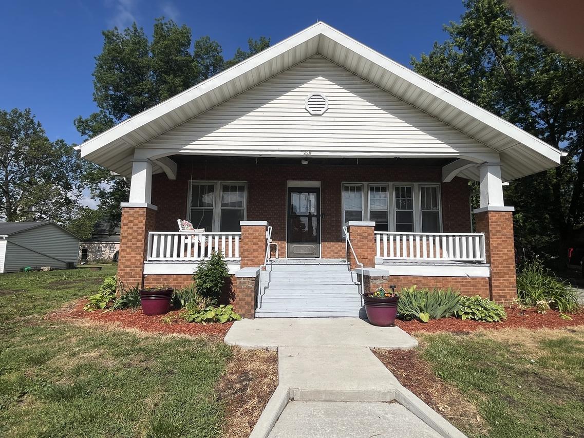 208 S Peoria St., Bradford, IL 61421