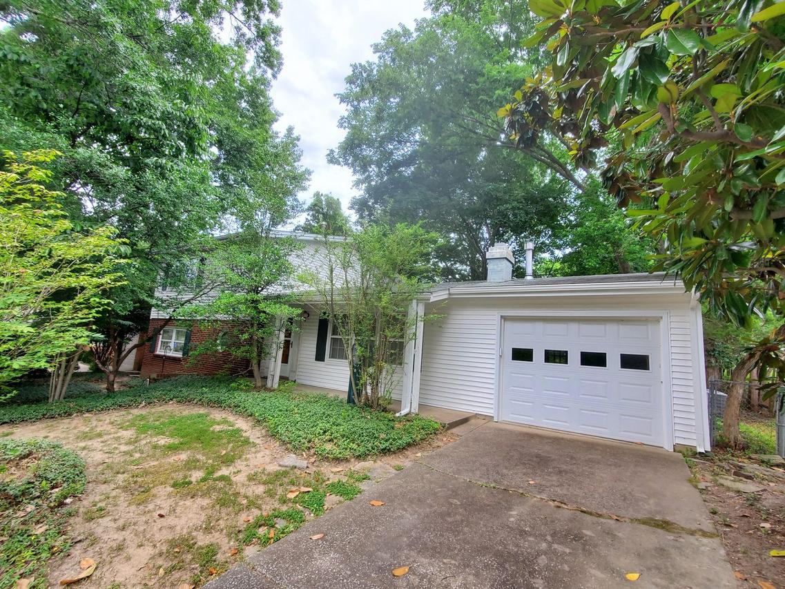 807 S Glenview Dr., Carbondale, IL 62901