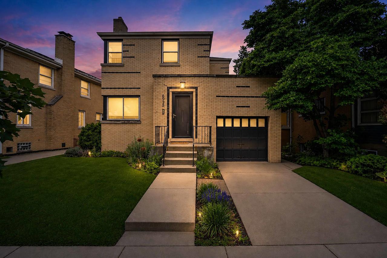 6938 Riverside Dr., Berwyn, IL 60402