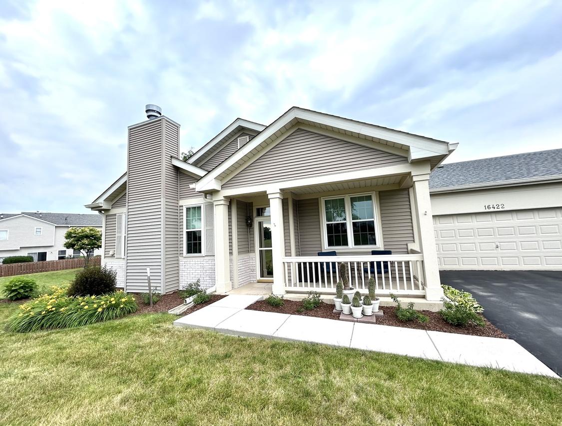 16422 Crescent Lake Ct., Crest Hill, IL 60403