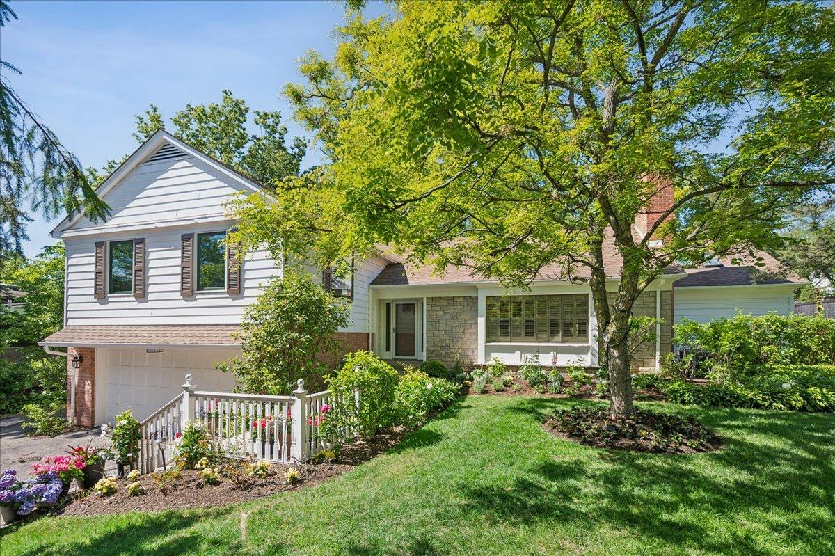 541 Dundee Rd., Glencoe, IL 60022