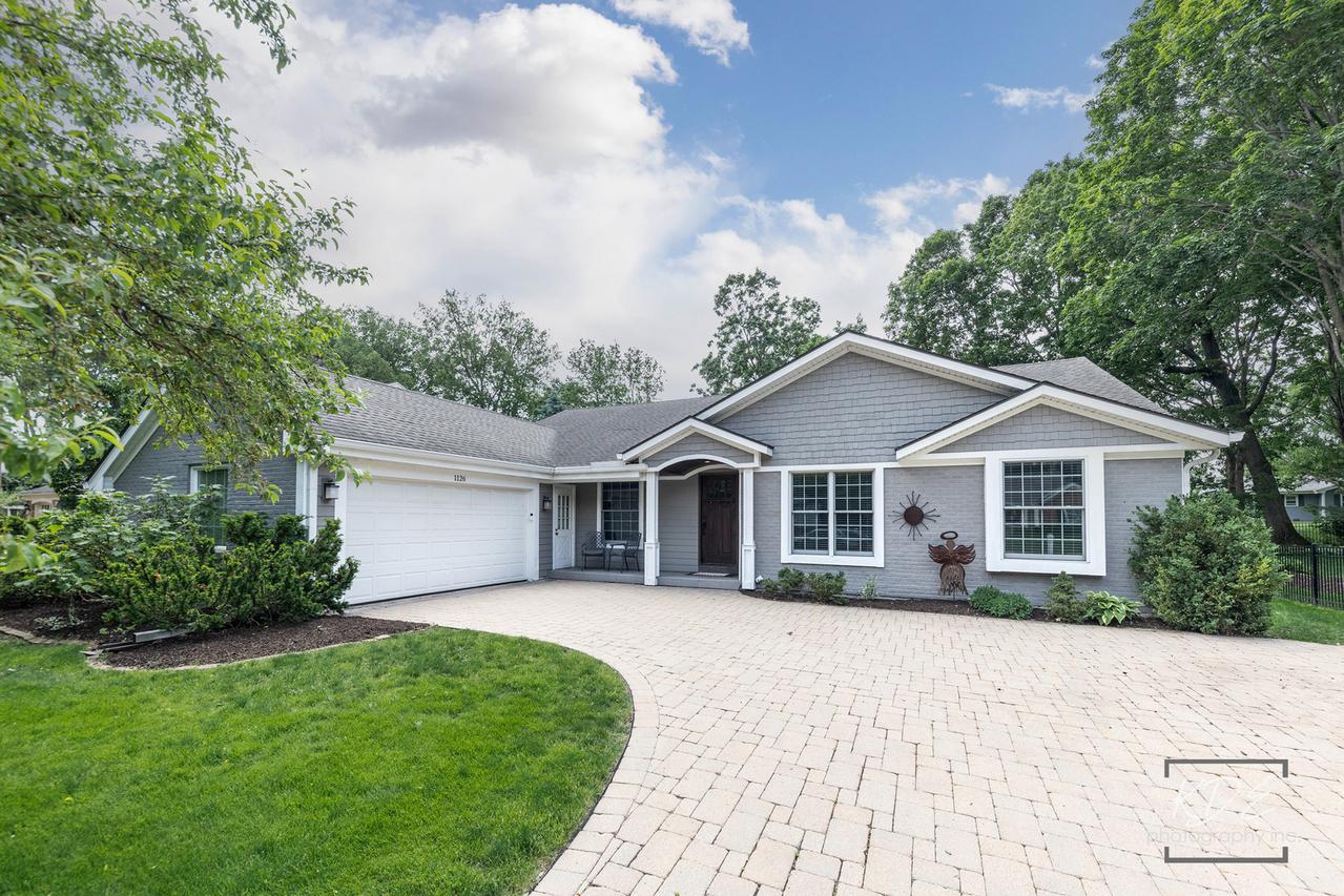 1126 Kings Point Ct., Naperville, IL 60563