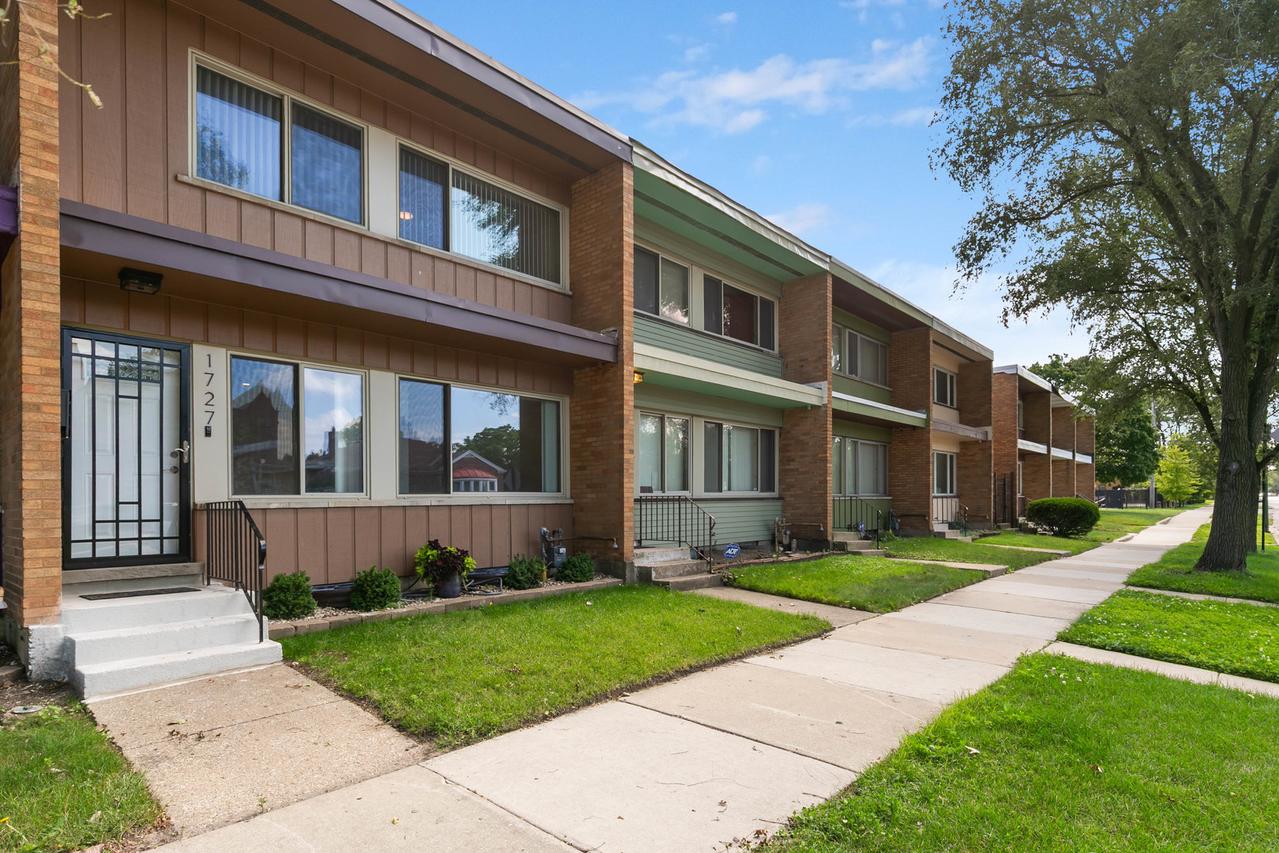 1727 E 74th St., Chicago, IL 60649