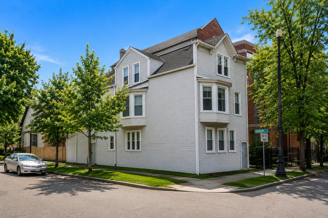 2925 N Damen Ave., Chicago, IL 60618