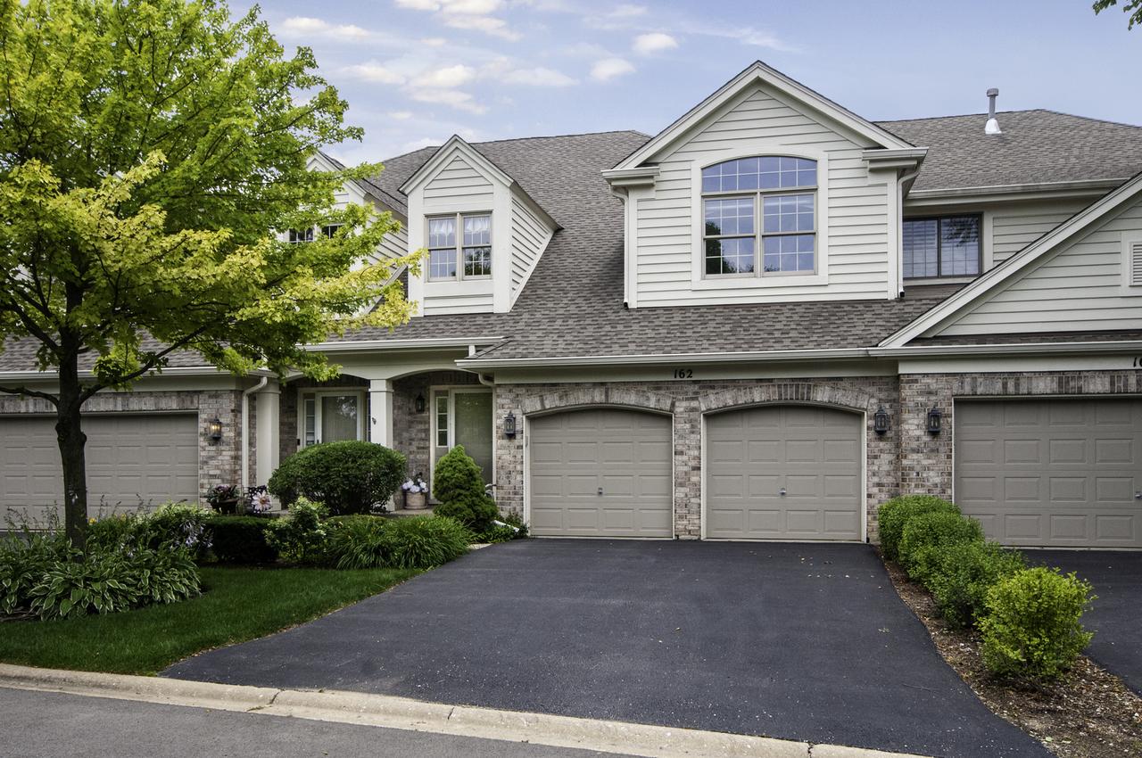 162 Fairway Dr., La Grange, IL 60525