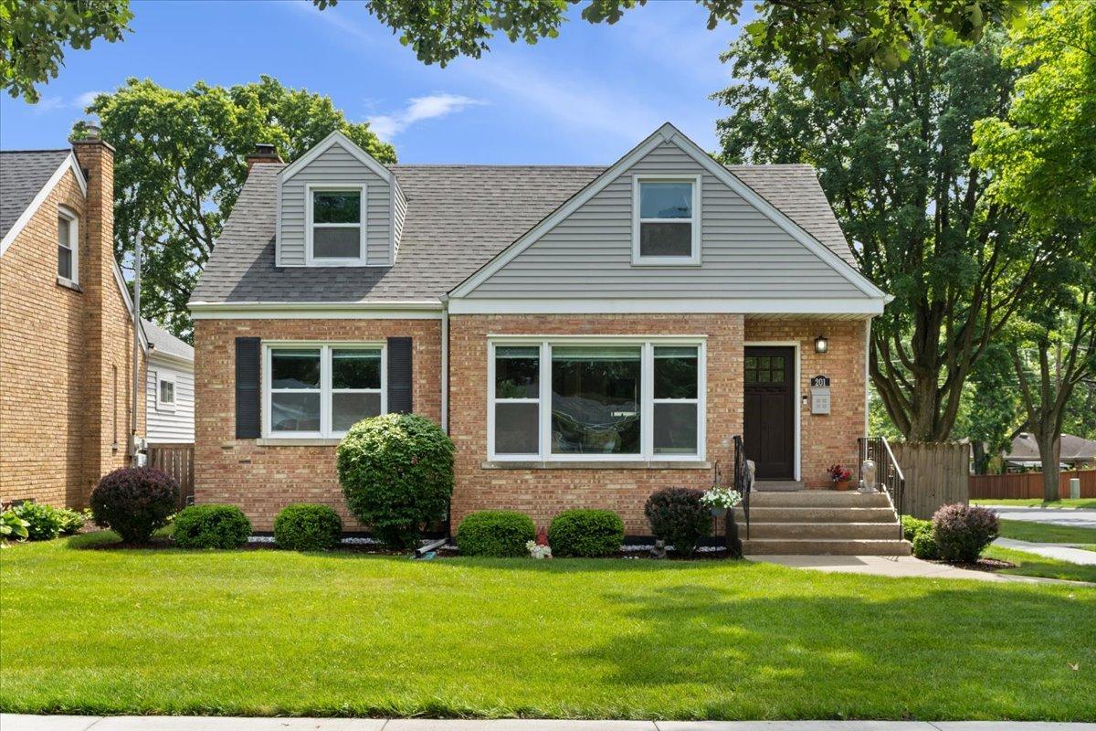 201 N Maple St., Mount Prospect, IL 60056