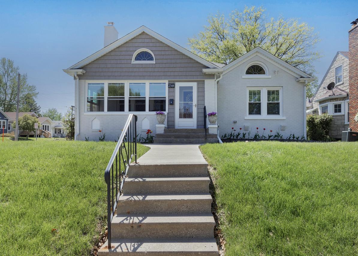 2544 23rd Avenue A Ave., Moline, IL 61265