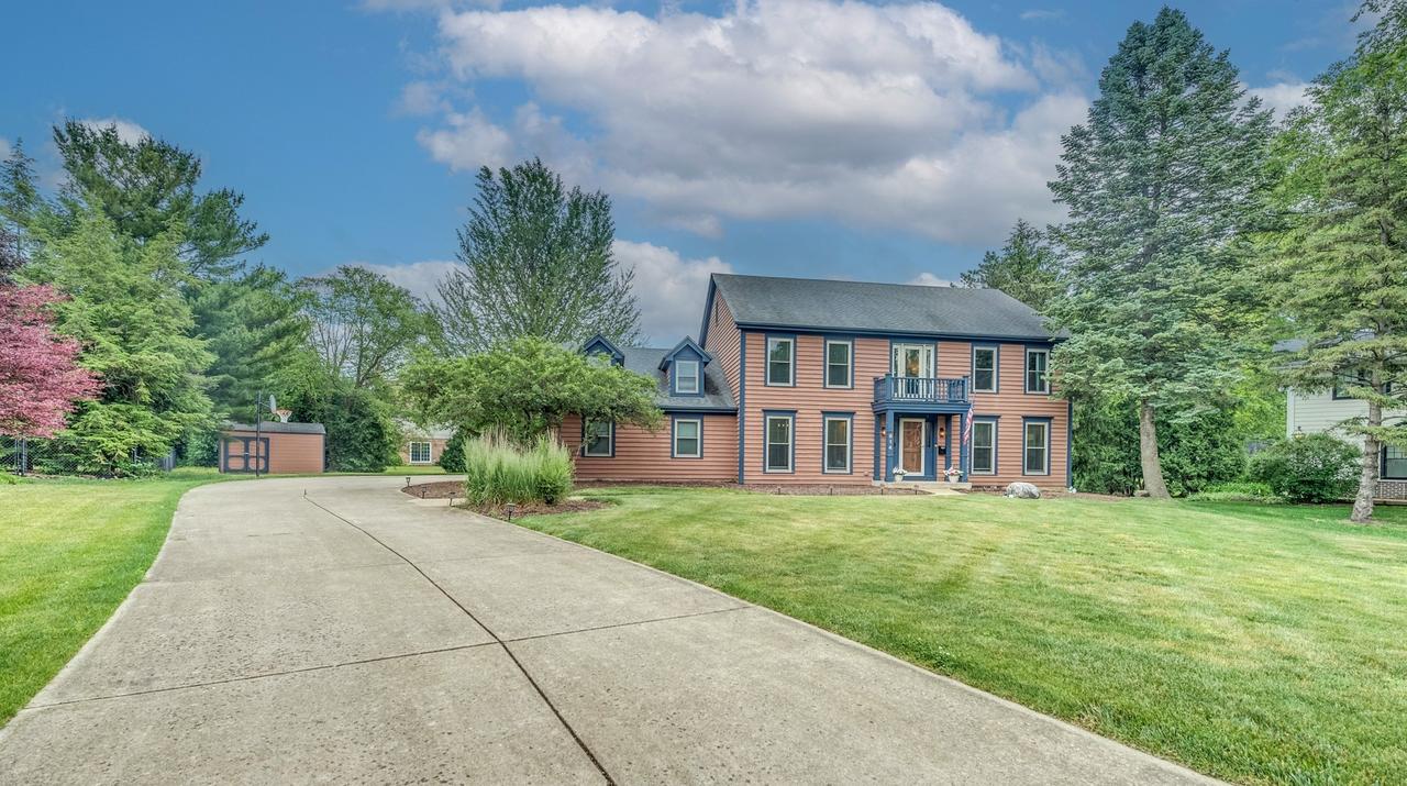 614 Marion Ave., St. Charles, IL 60174